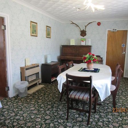 Tremains Guest House Bridgend  Esterno foto