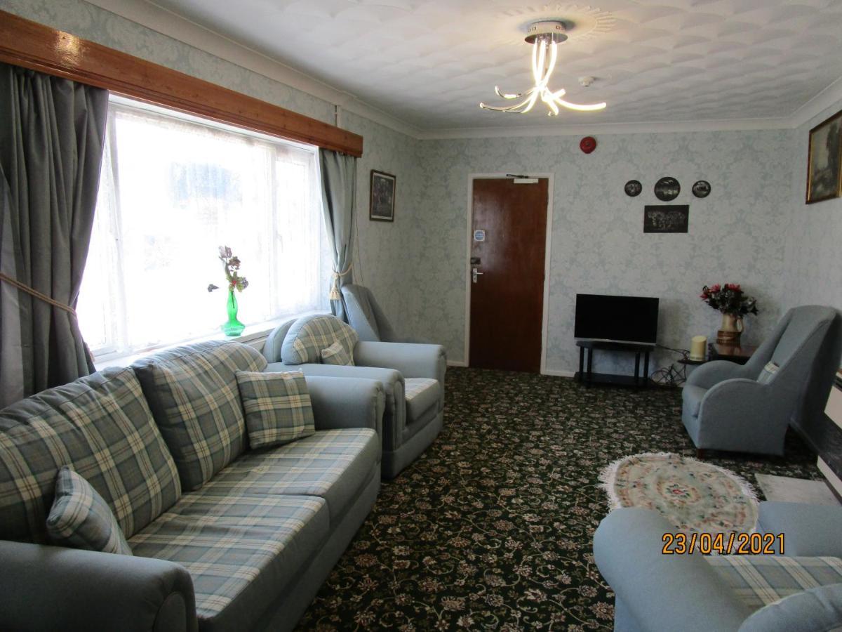 Tremains Guest House Bridgend  Esterno foto