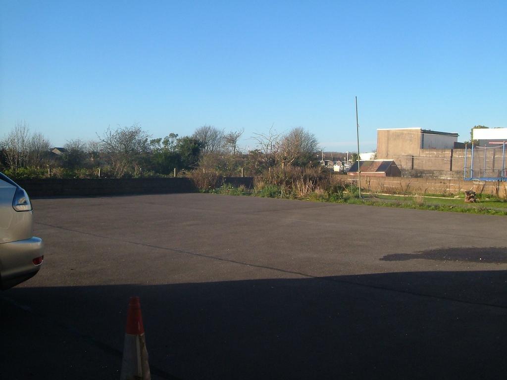 Tremains Guest House Bridgend  Esterno foto