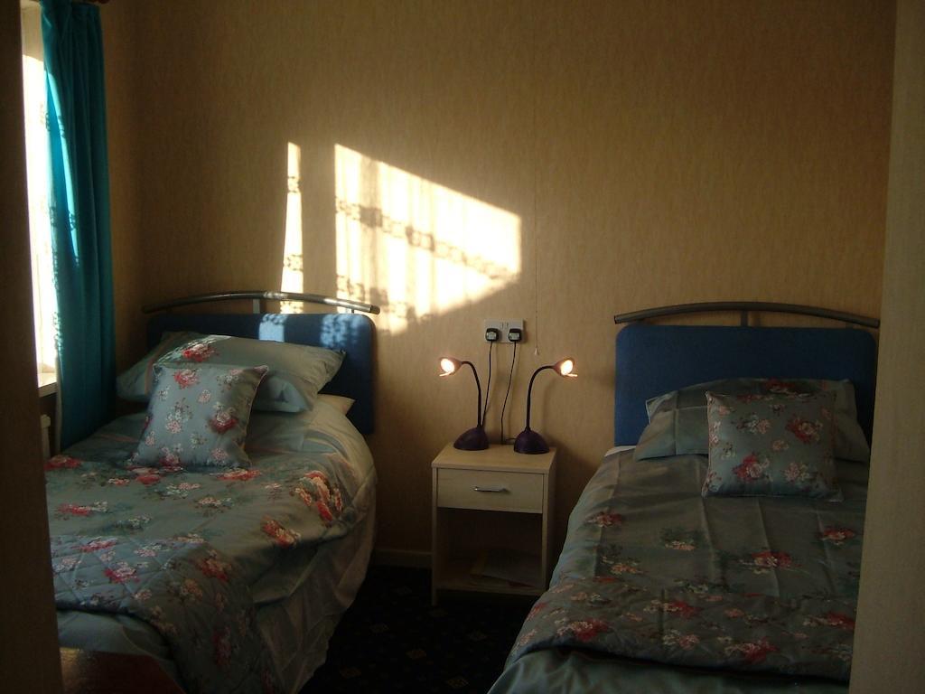 Tremains Guest House Bridgend  Camera foto