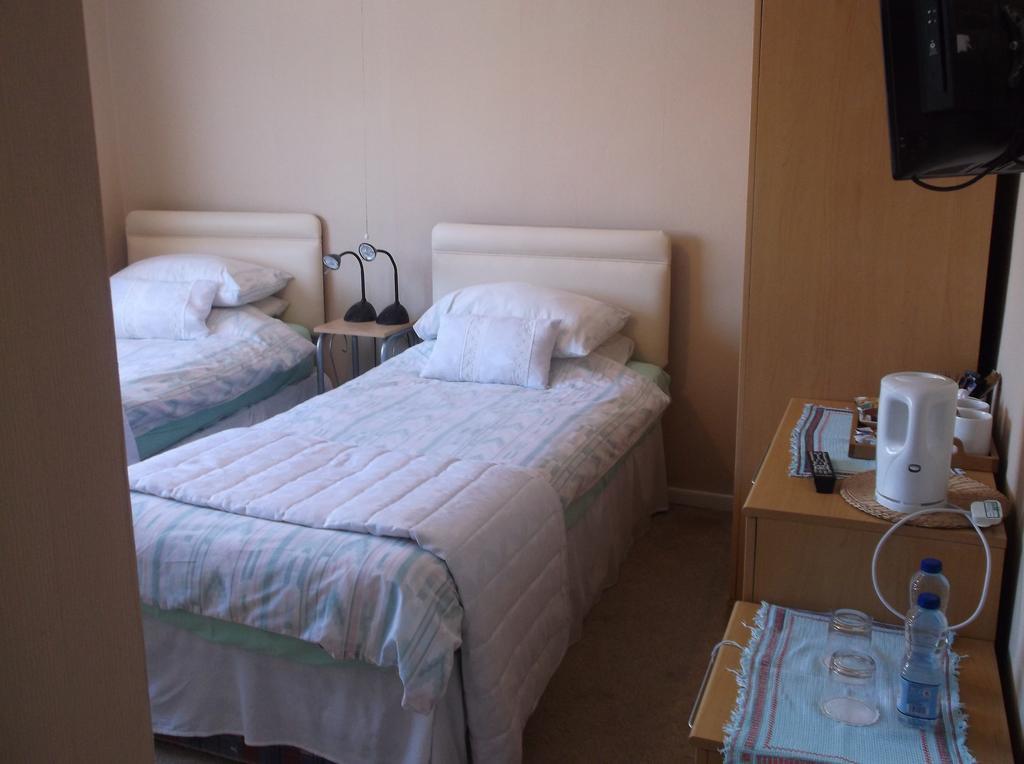 Tremains Guest House Bridgend  Camera foto